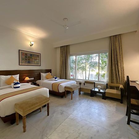 Hotel Golden Tulip Khajurāho Buitenkant foto