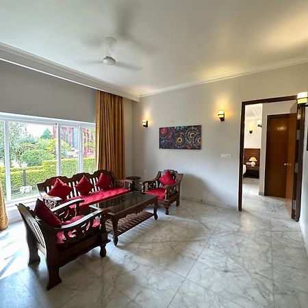 Hotel Golden Tulip Khajurāho Buitenkant foto