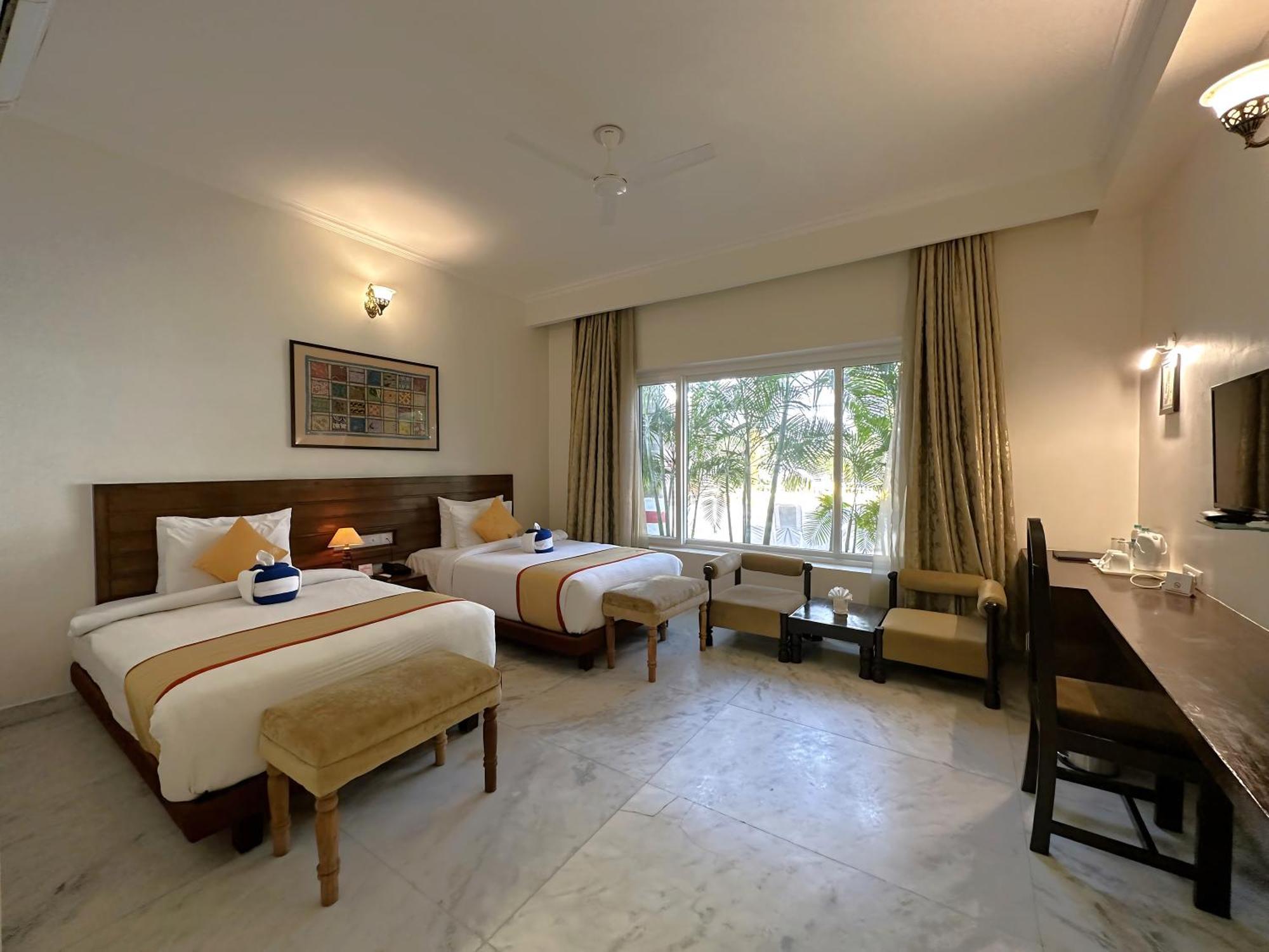 Hotel Golden Tulip Khajurāho Buitenkant foto