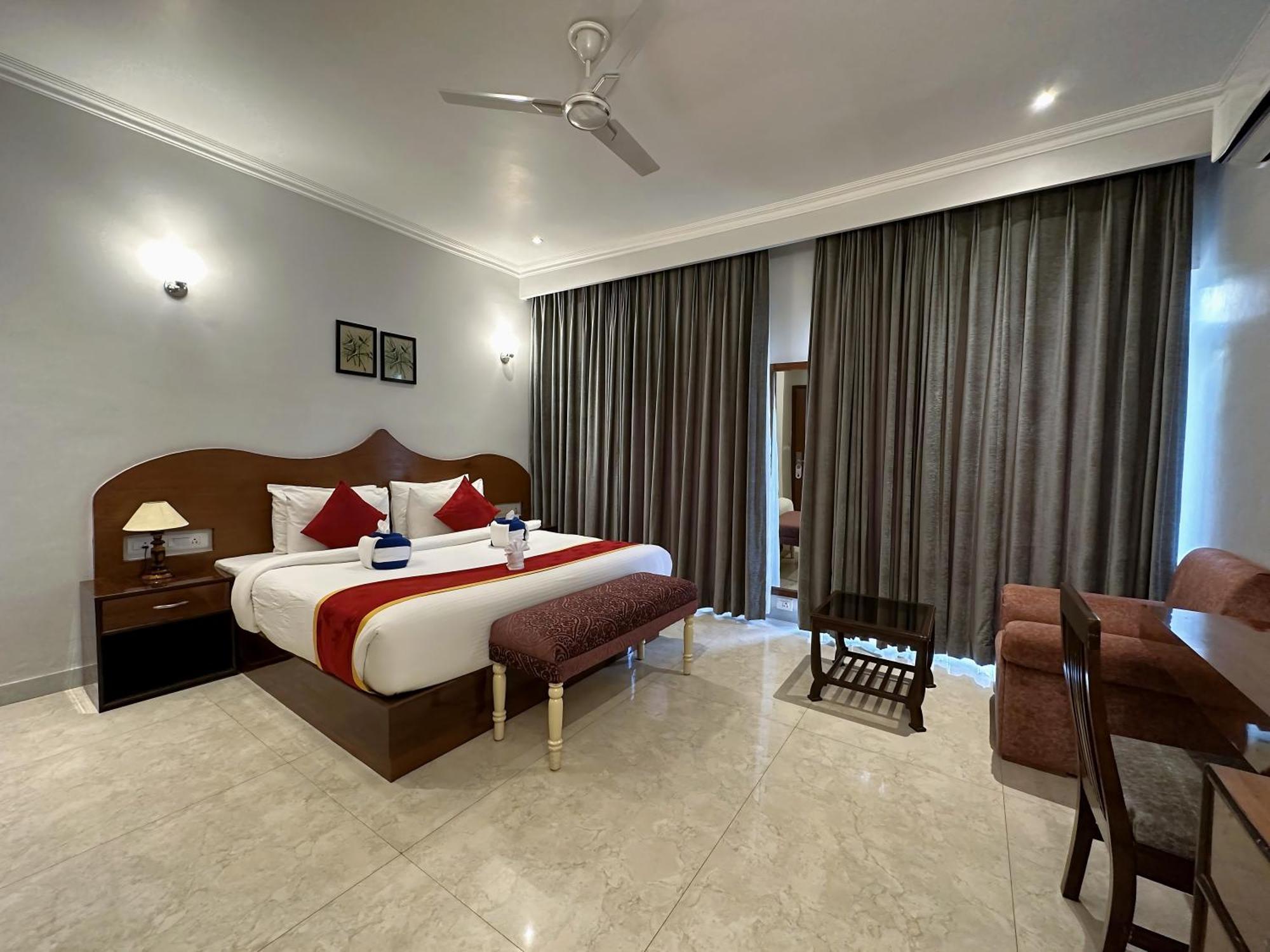 Hotel Golden Tulip Khajurāho Buitenkant foto