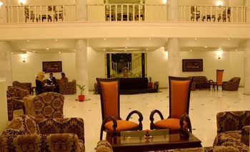 Hotel Golden Tulip Khajurāho Buitenkant foto